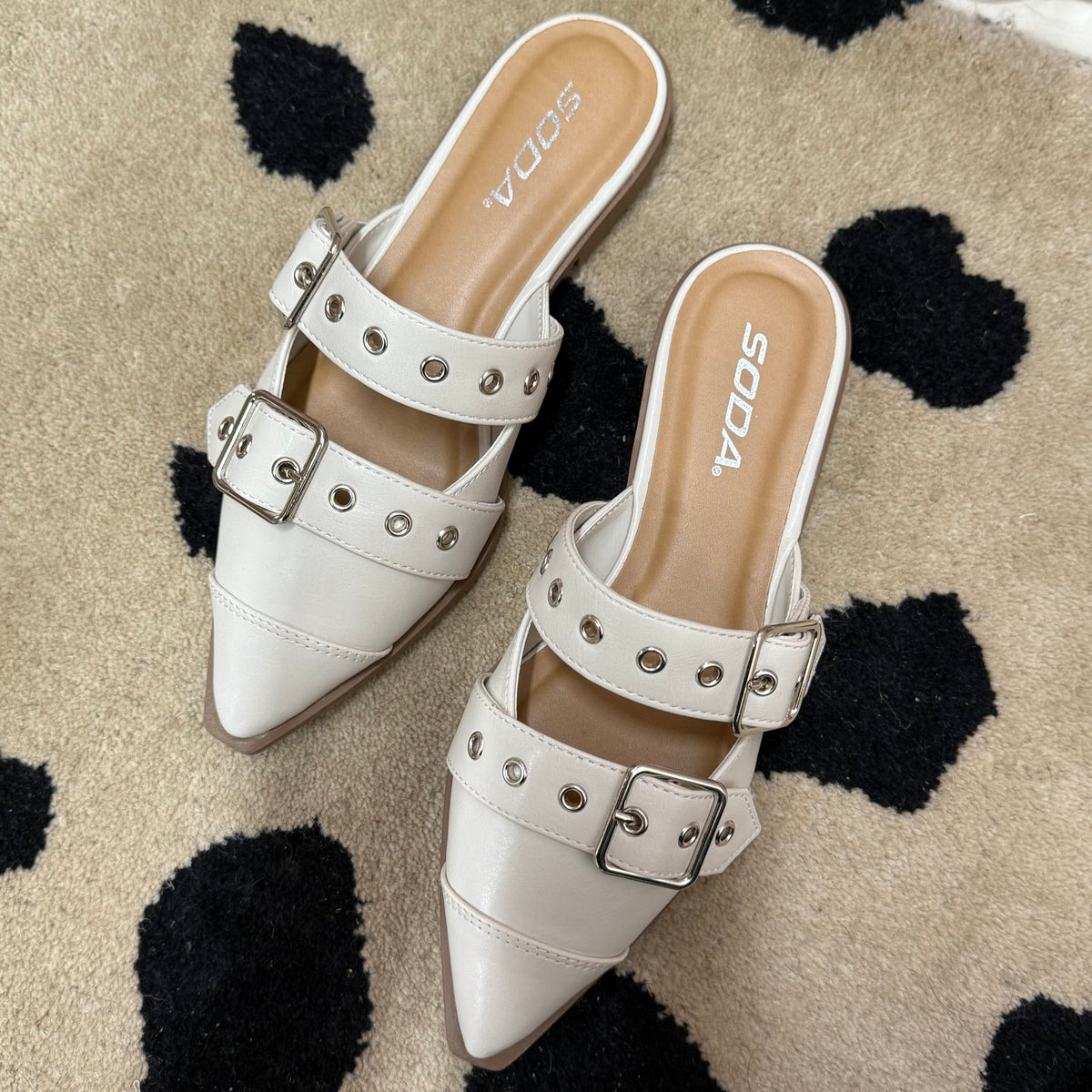 OFF WHITE POINTED BUCKLE FLATS