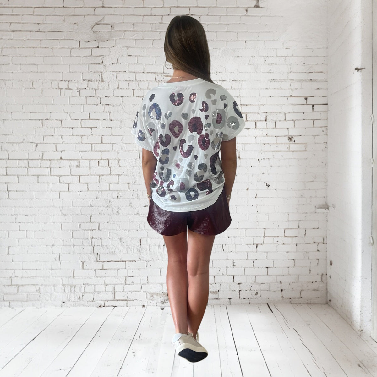 QOS MAROON LEOPARD SEQUIN TEE