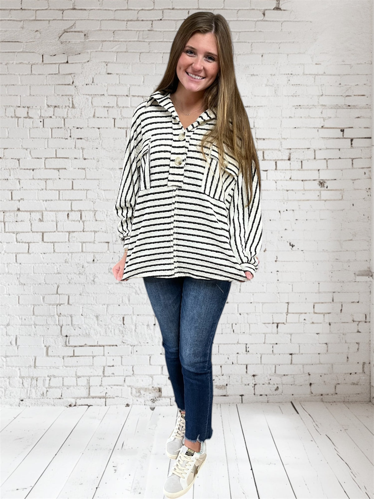 BLACK STRIPED COLLARED BUTTON POCKET TOP