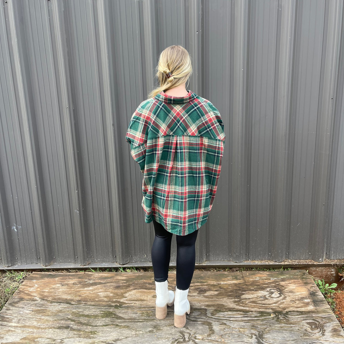 GREEN AND RED PLAID OVERSIZE BUTTON TOP