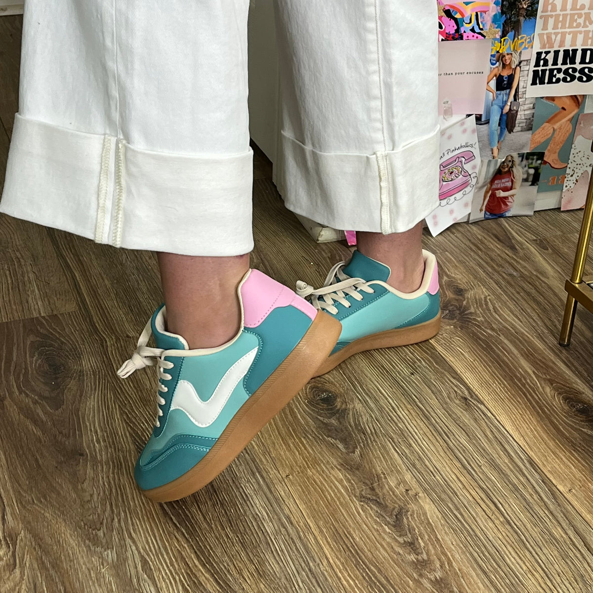 TEAL/PINK  SNEAKER