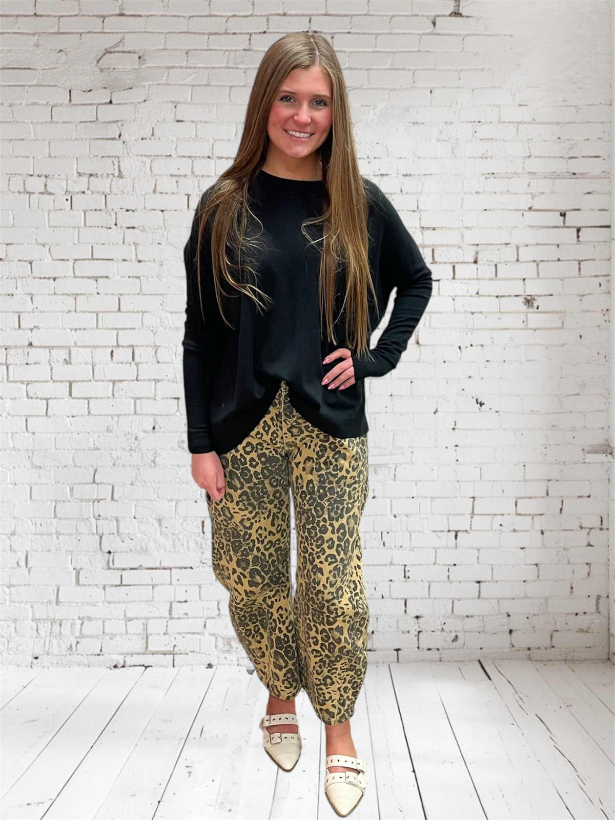 LEOPARD MID RISE BARREL PANT