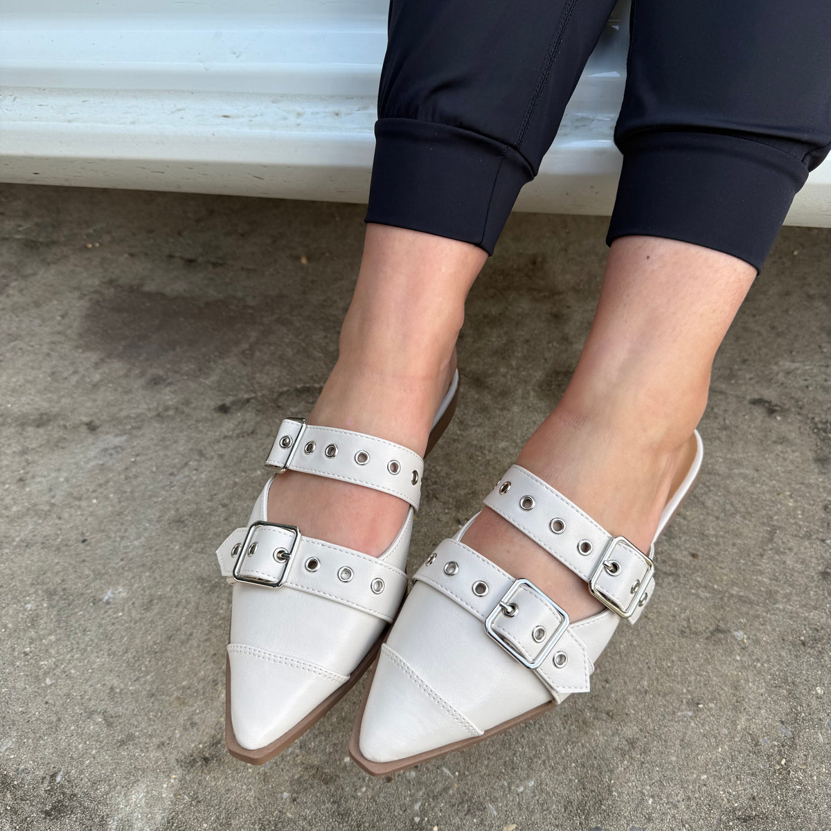 OFF WHITE POINTED BUCKLE FLATS