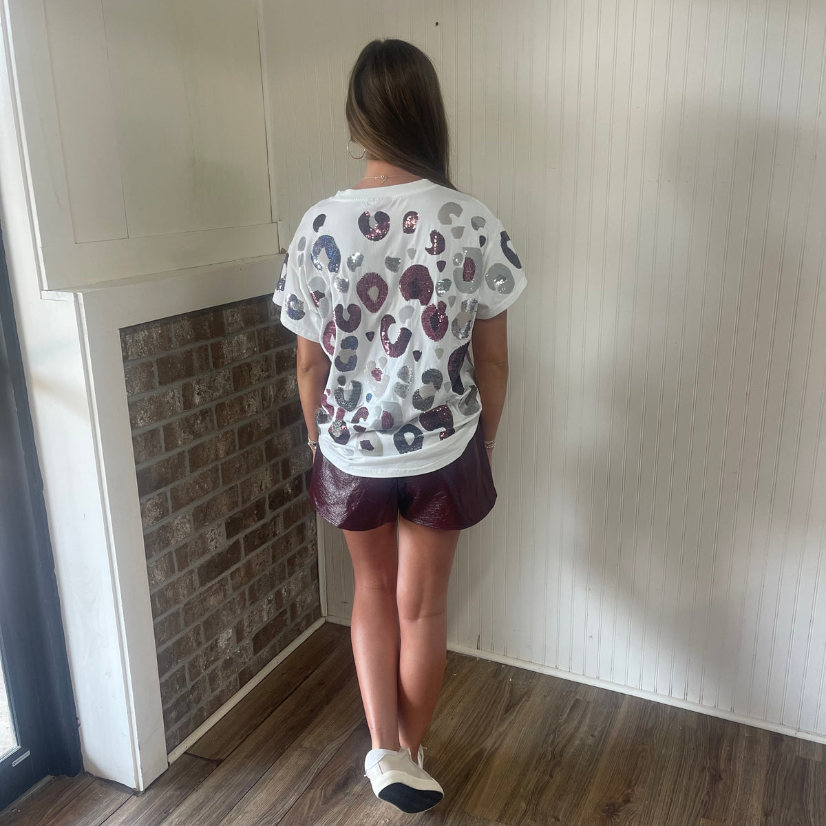 QOS MAROON LEOPARD SEQUIN TEE