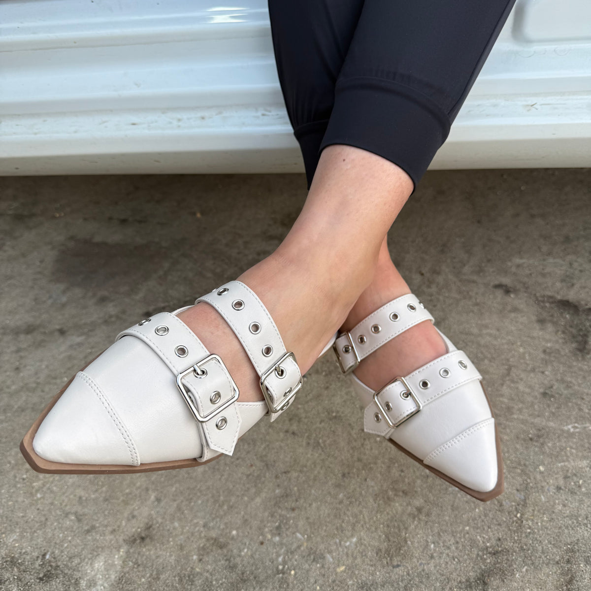 OFF WHITE POINTED BUCKLE FLATS