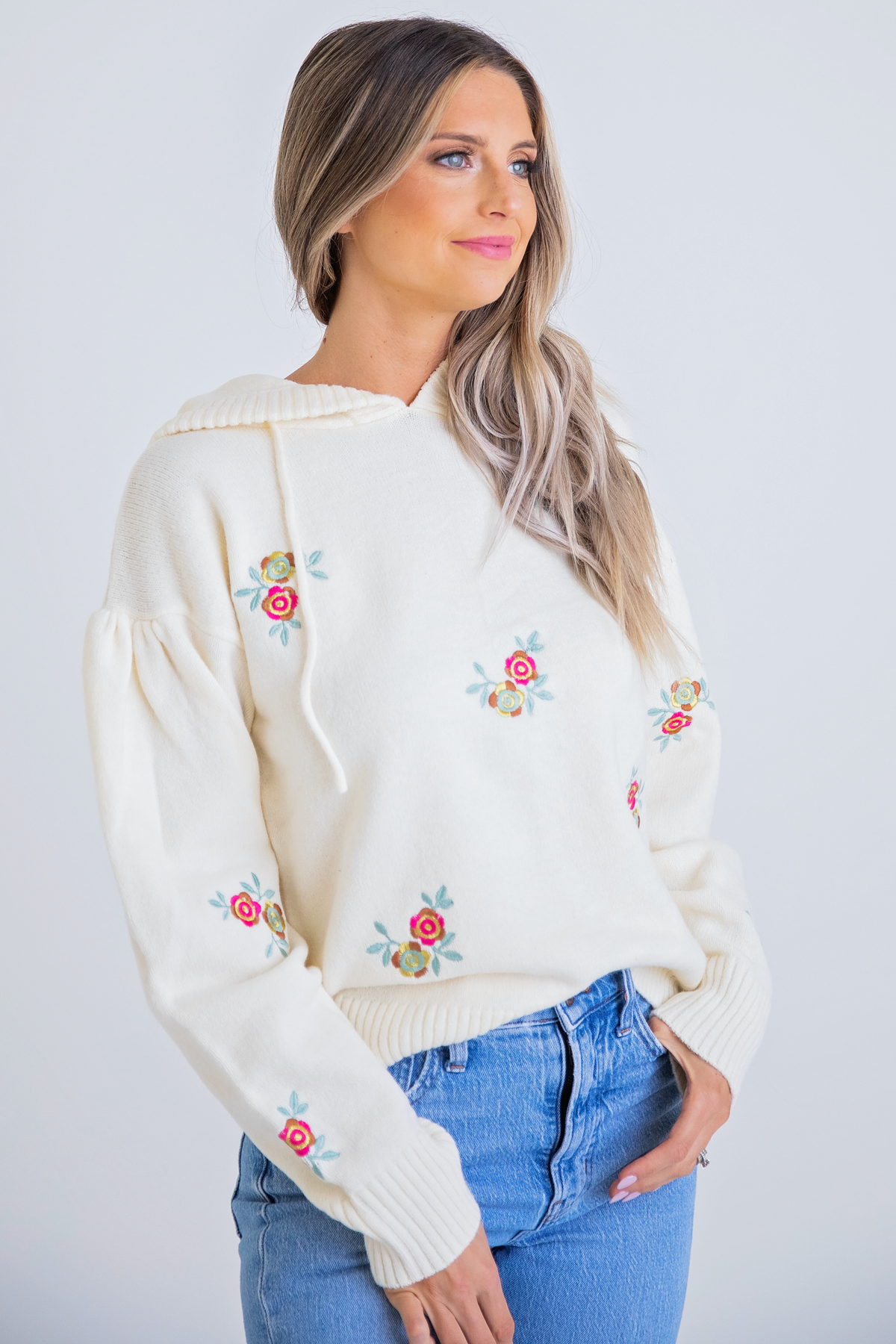 IVORY EMBROIDERED HOODED SWEATER