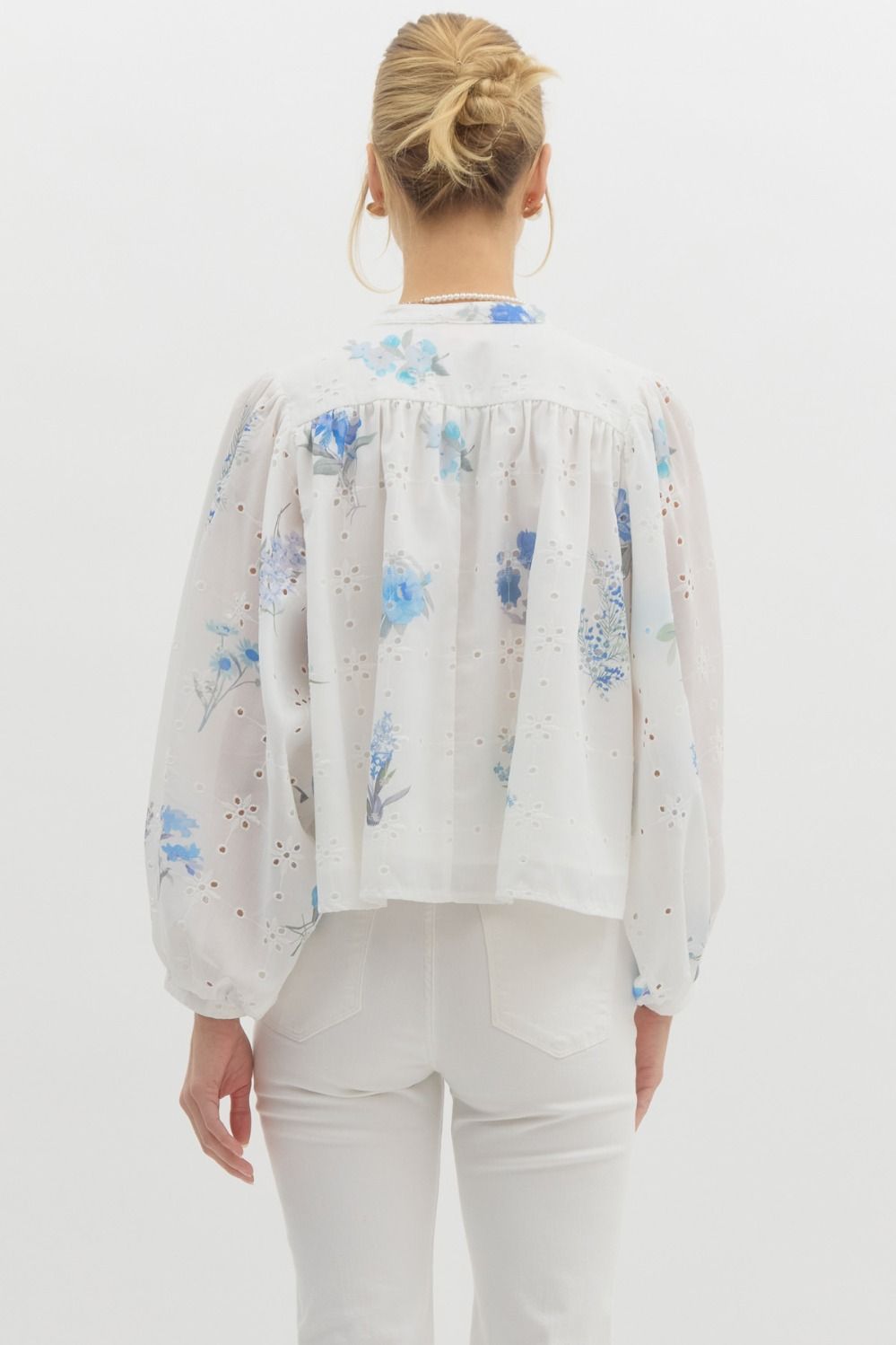 BLUE FLORAL EYELET TOP