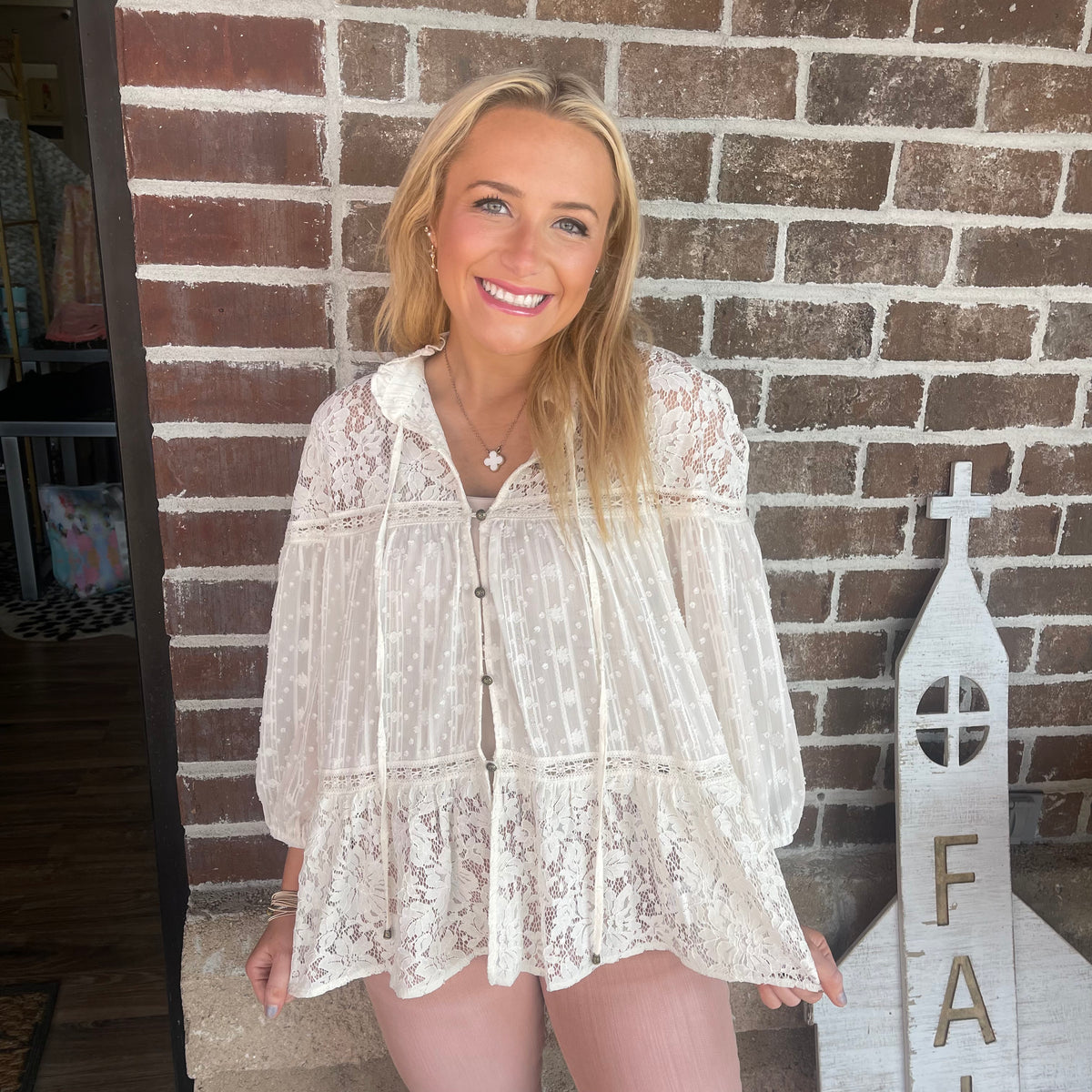 BAYLOR LACE BUTTON TOP